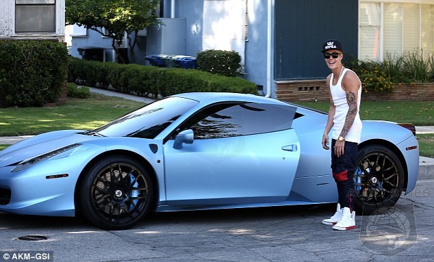 Props Or Passe'? Justin Bieber Wraps His Ferrari In Baby Blue